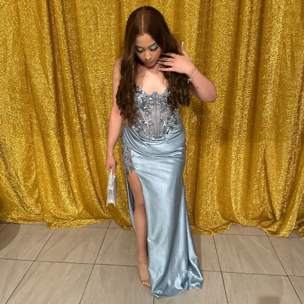 Elegant Blue Evening Gown